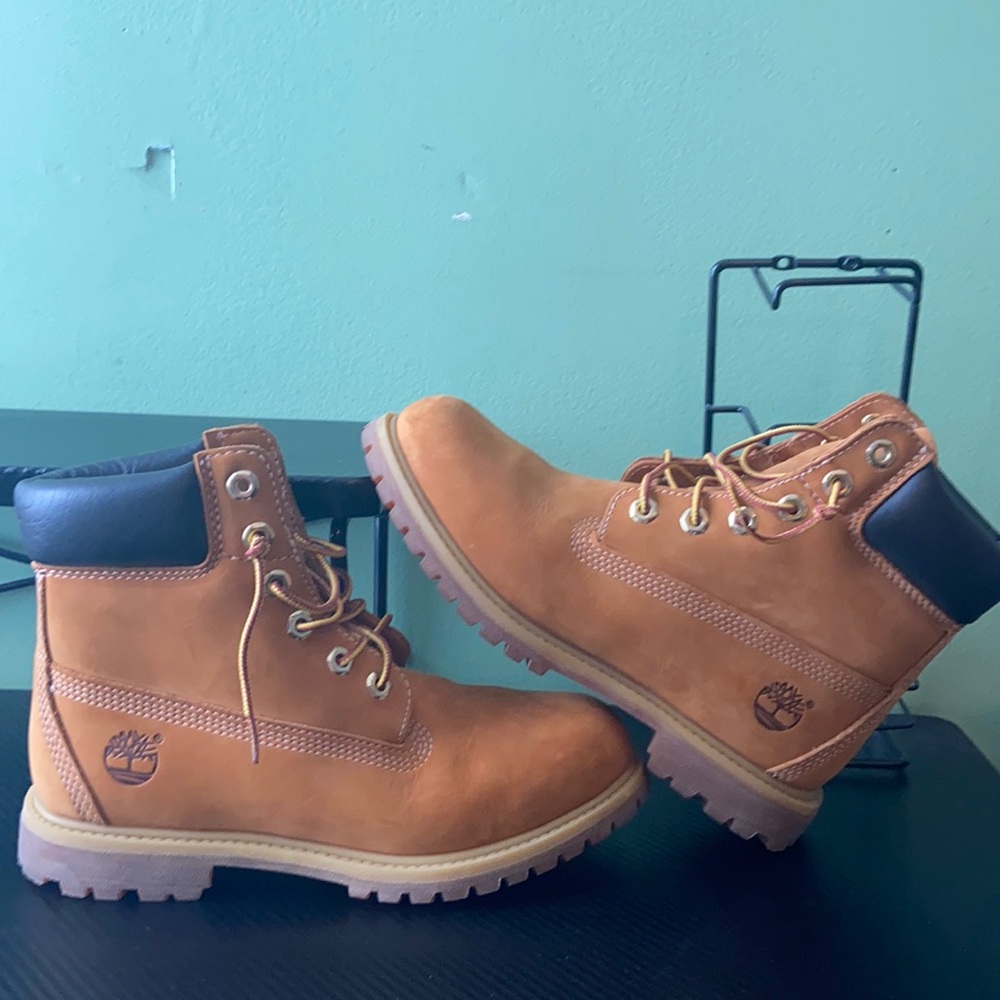 Timberlands size 7.5 in men’s